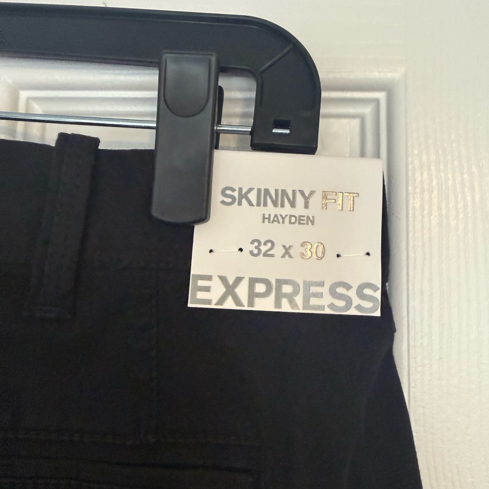 NWT Express Hayden Skinny Fit Men’s Pants — Black